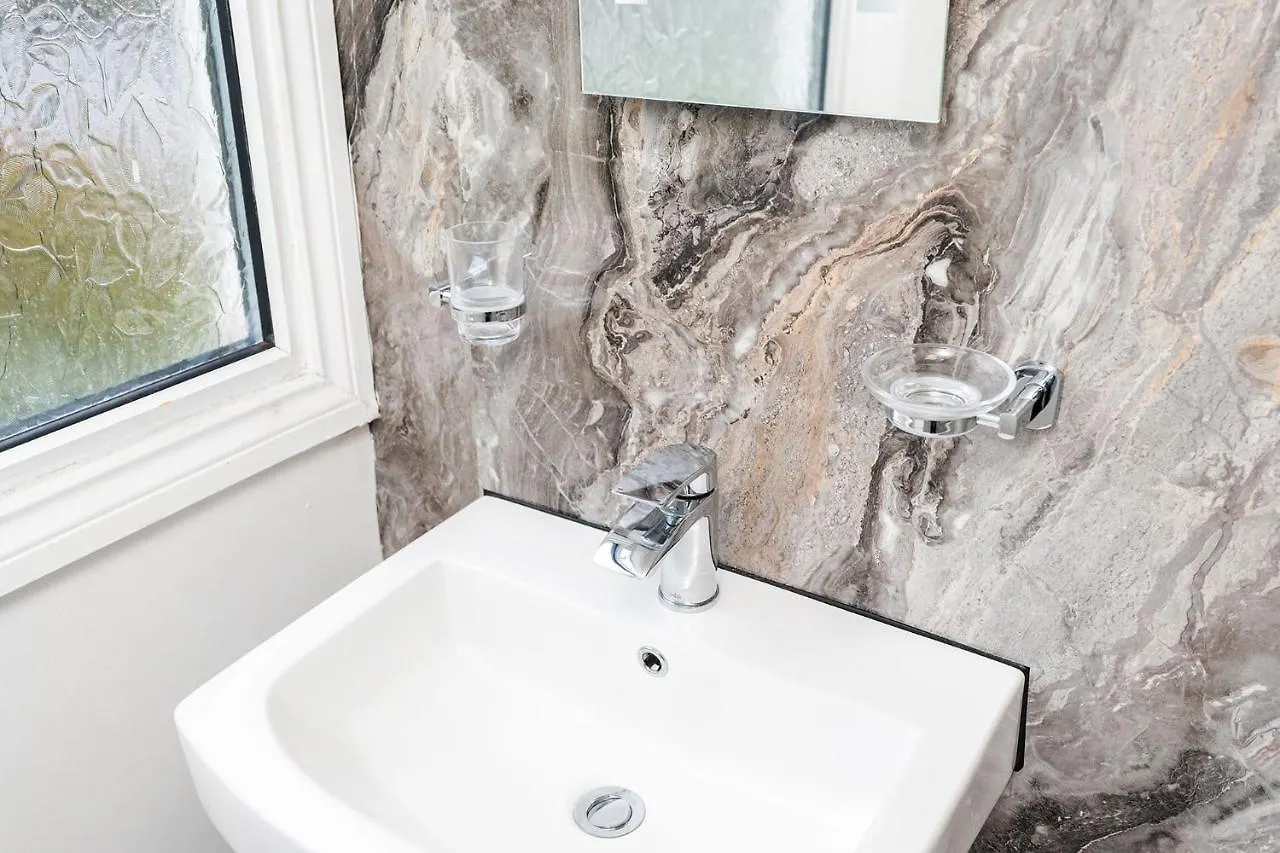 Spacious Modern Home In Sheffield Todwick Dom wakacyjny