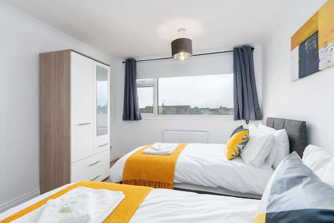 Spacious Modern Home In Sheffield Todwick