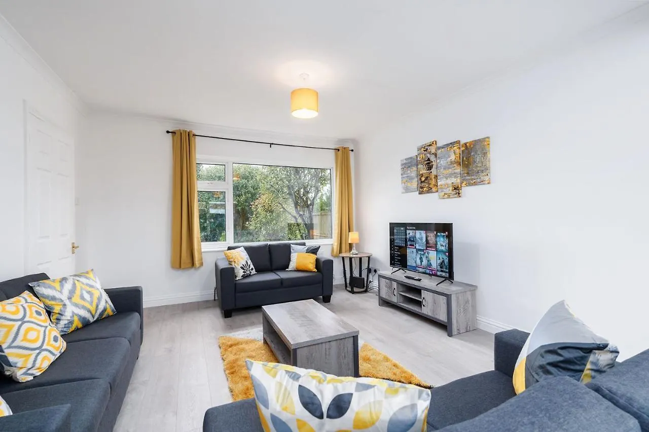 Spacious Modern Home In Sheffield Todwick 0*,