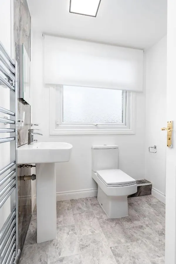 Spacious Modern Home In Sheffield Todwick Dom wakacyjny